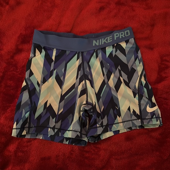 barely worn - like new Nike Pro Dri-Fit short BUNDLE! - Picture 5 of 5